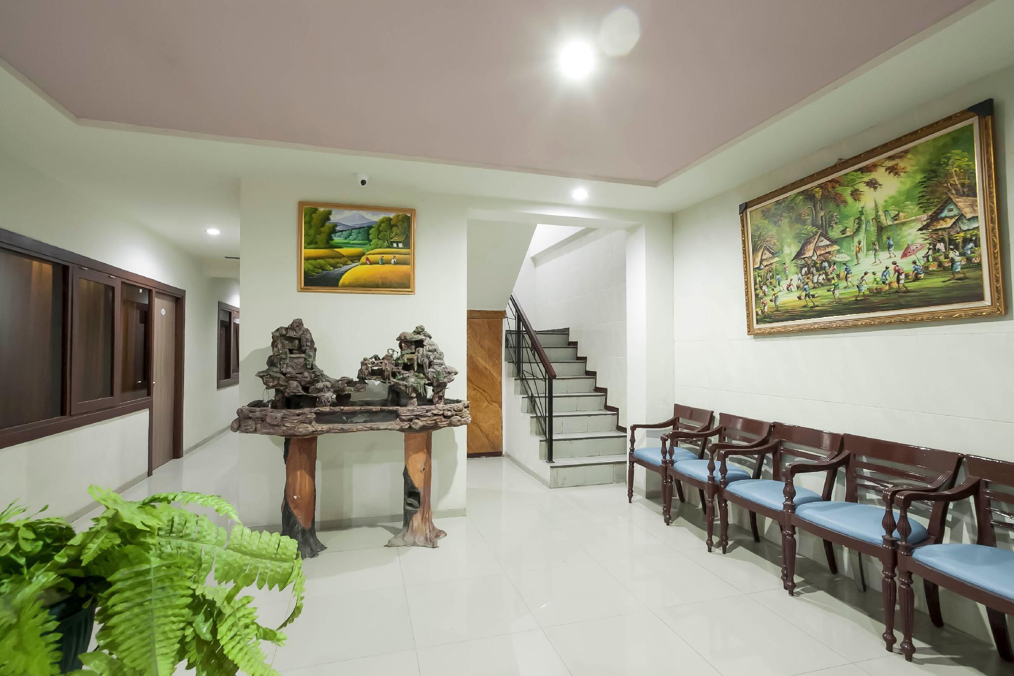 RedDoorz @ Panglima Sudirman Hotell Surabaya Eksteriør bilde