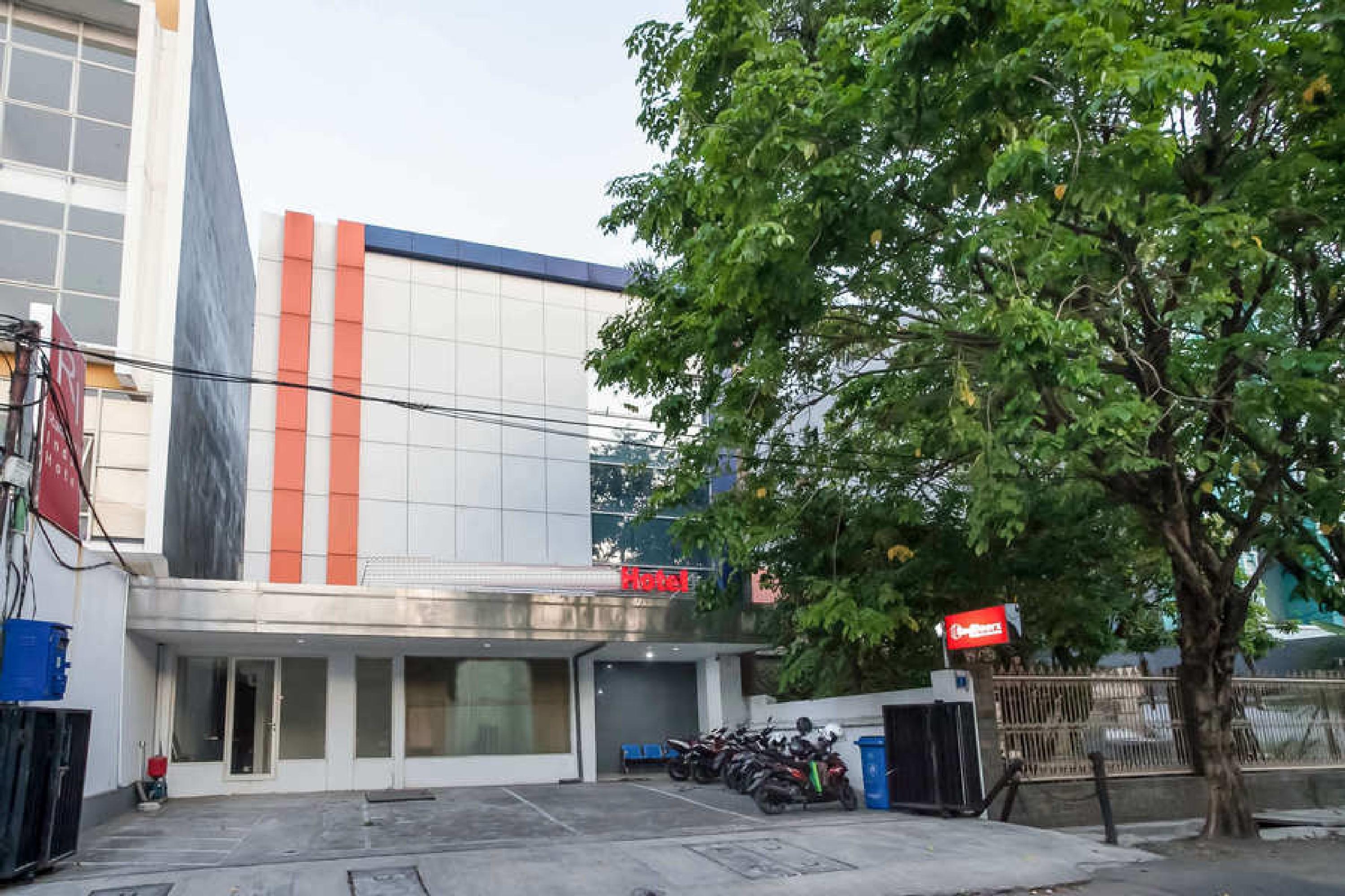 RedDoorz @ Panglima Sudirman Hotell Surabaya Eksteriør bilde