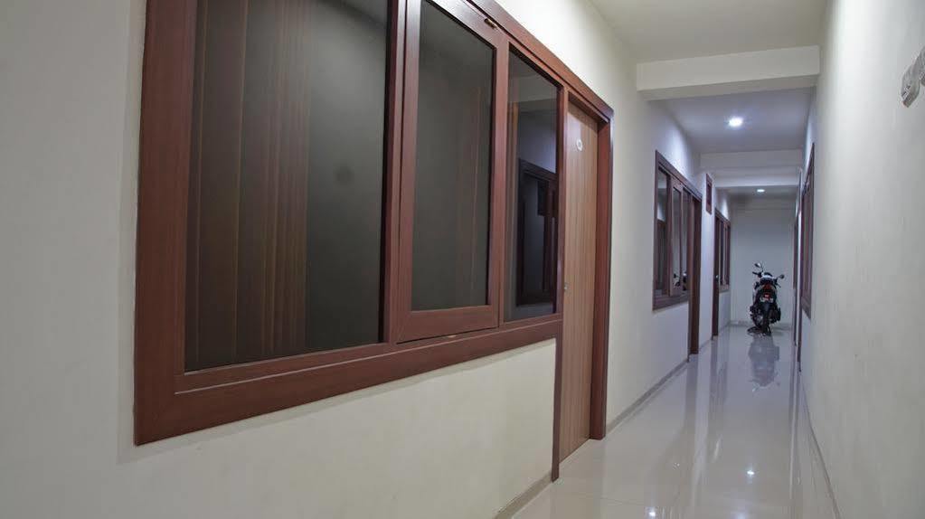 RedDoorz @ Panglima Sudirman Hotell Surabaya Eksteriør bilde