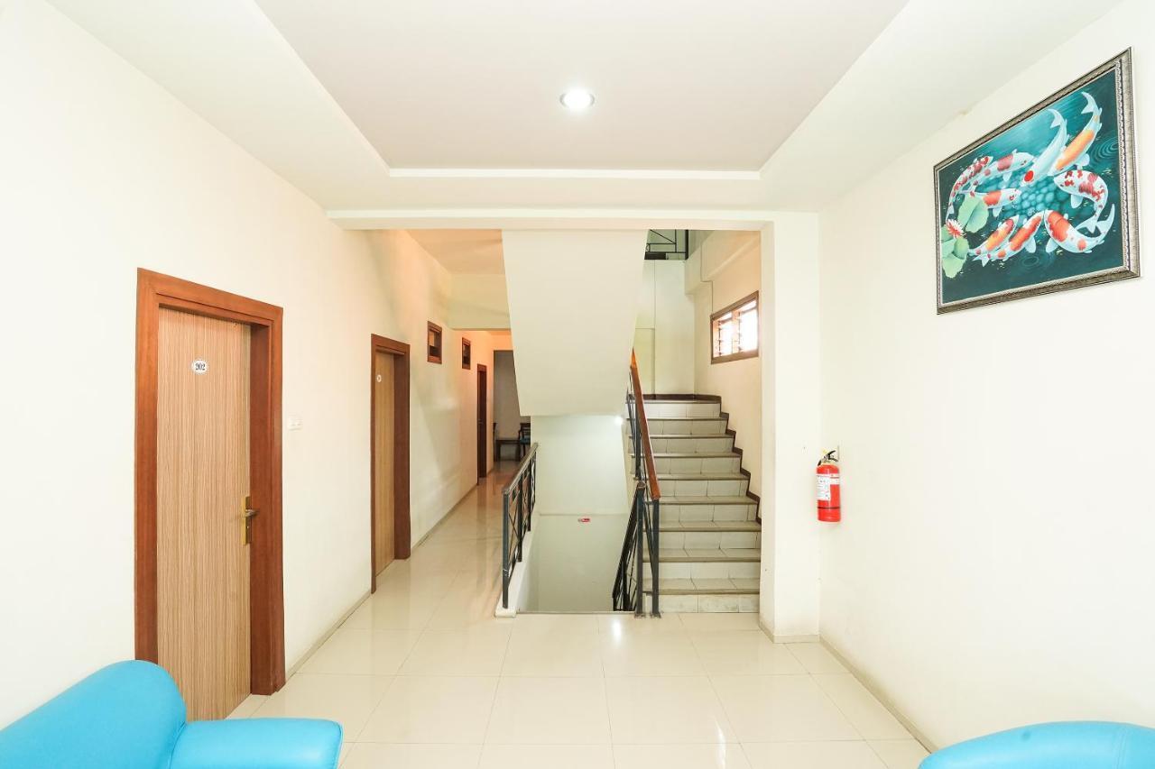 RedDoorz @ Panglima Sudirman Hotell Surabaya Eksteriør bilde