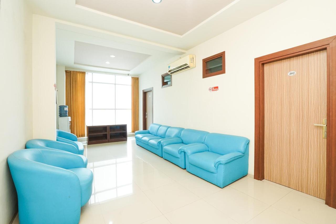 RedDoorz @ Panglima Sudirman Hotell Surabaya Eksteriør bilde