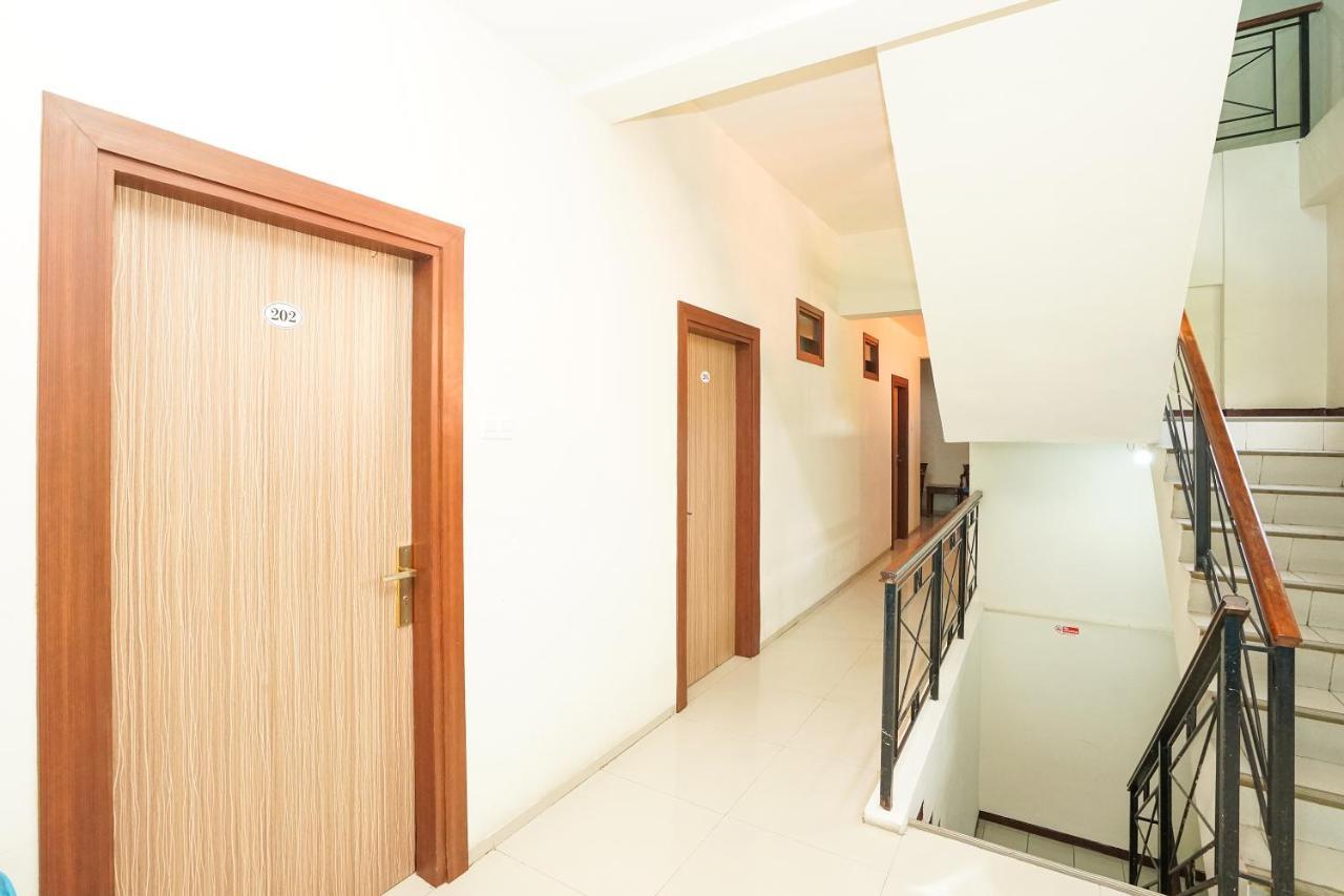 RedDoorz @ Panglima Sudirman Hotell Surabaya Eksteriør bilde