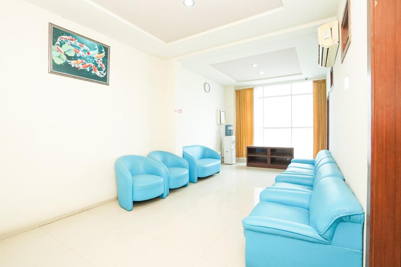RedDoorz @ Panglima Sudirman Hotell Surabaya Eksteriør bilde
