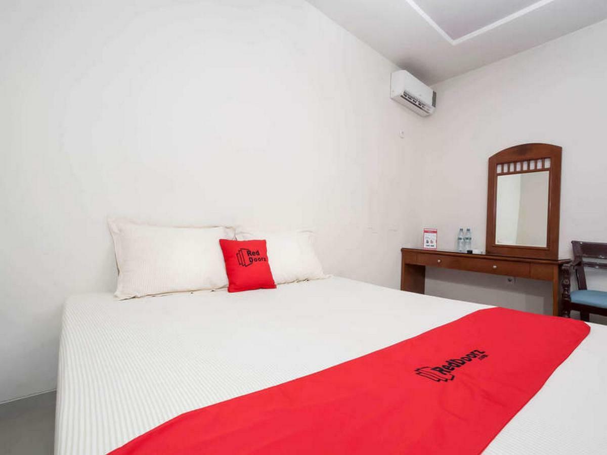 RedDoorz @ Panglima Sudirman Hotell Surabaya Eksteriør bilde