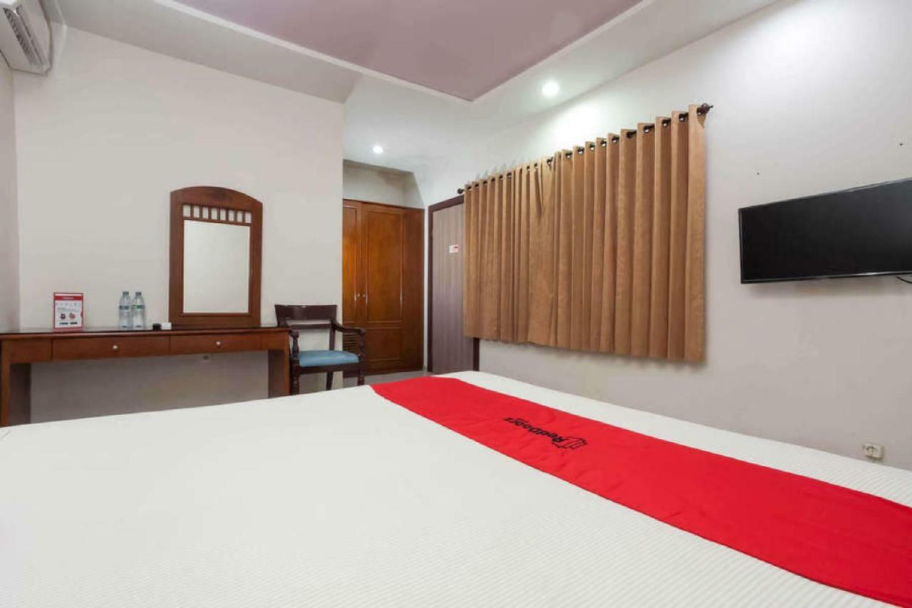 RedDoorz @ Panglima Sudirman Hotell Surabaya Eksteriør bilde